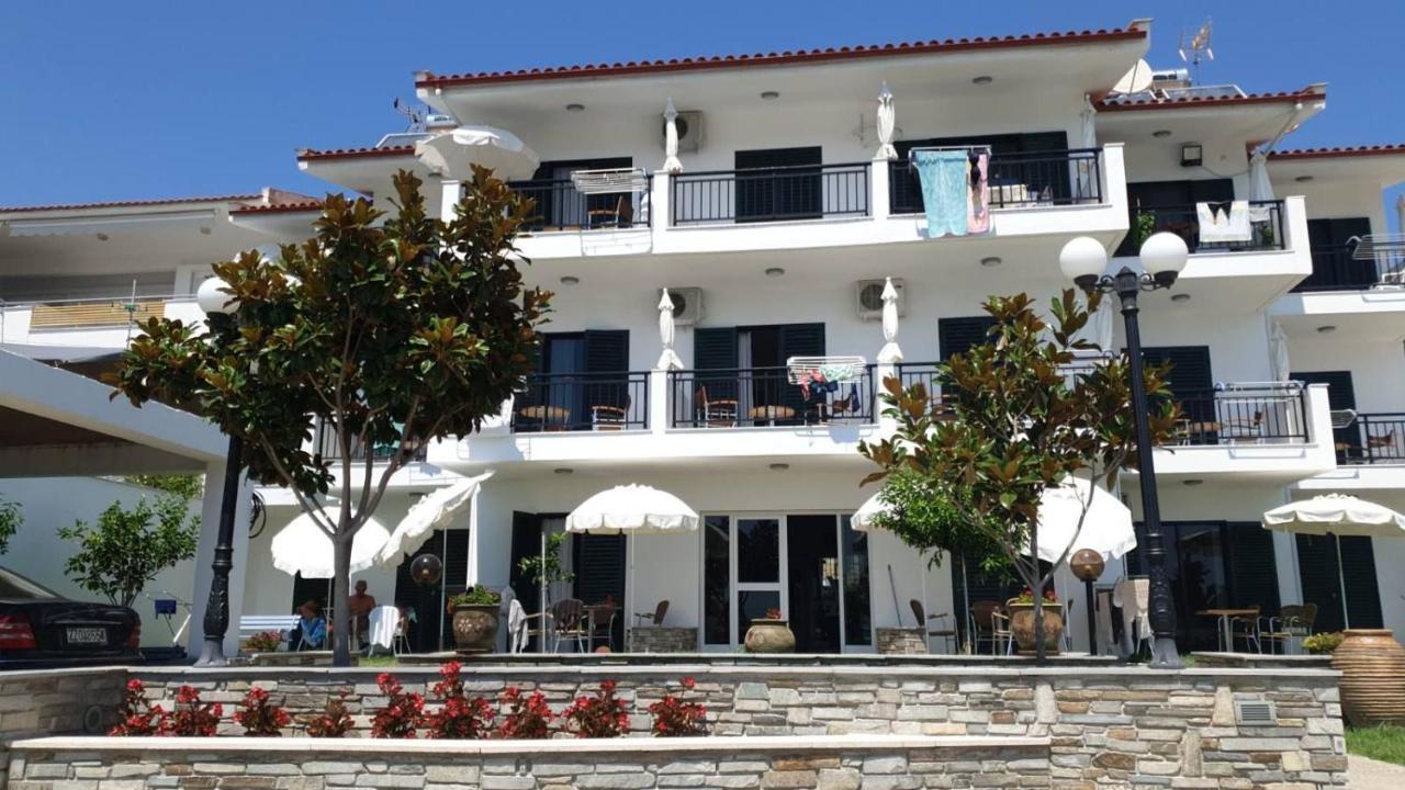 Aparthotel Pansion Alexandros By The Sea Nea Skioni Zewnętrze zdjęcie