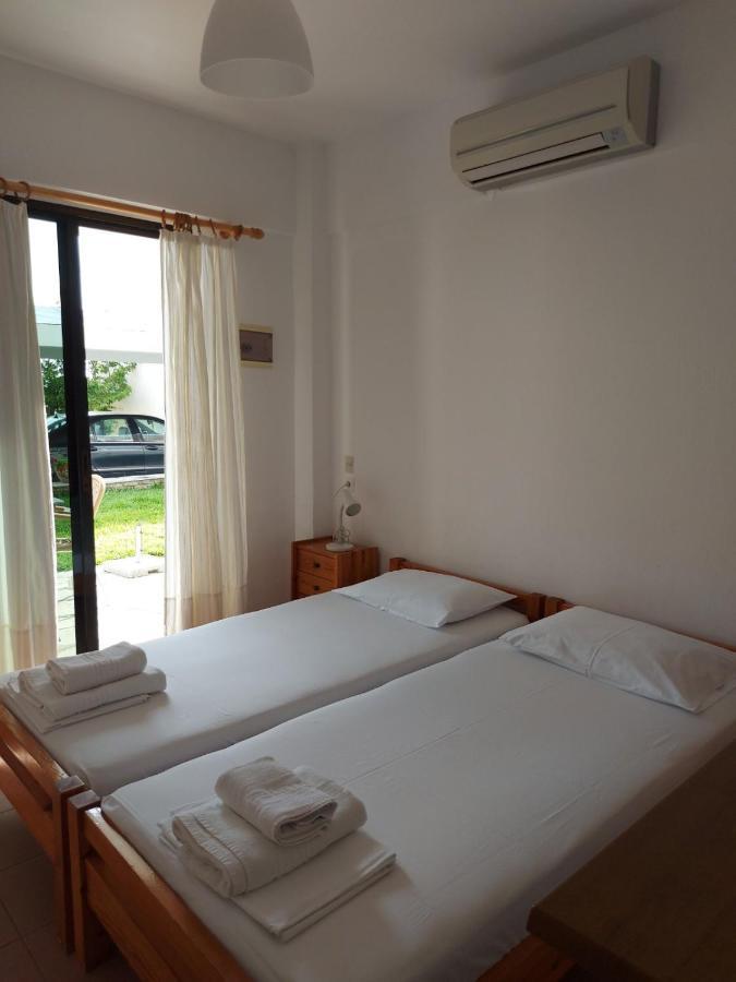 Aparthotel Pansion Alexandros By The Sea Nea Skioni Zewnętrze zdjęcie